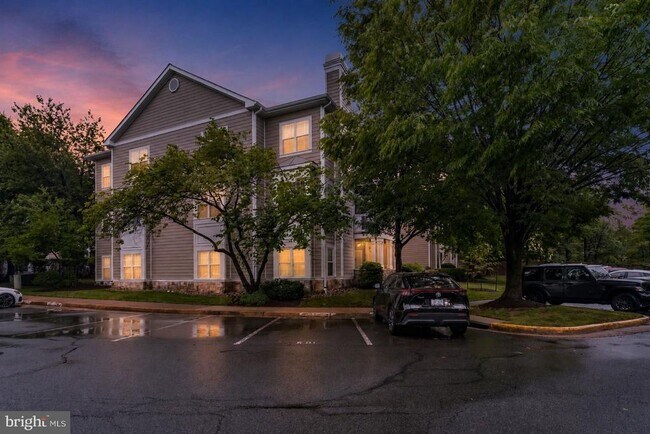 Foto del edificio - 1701 Lake Shore Crest Dr