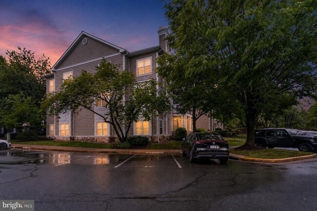 Building Photo - 1701 Lake Shore Crest Dr