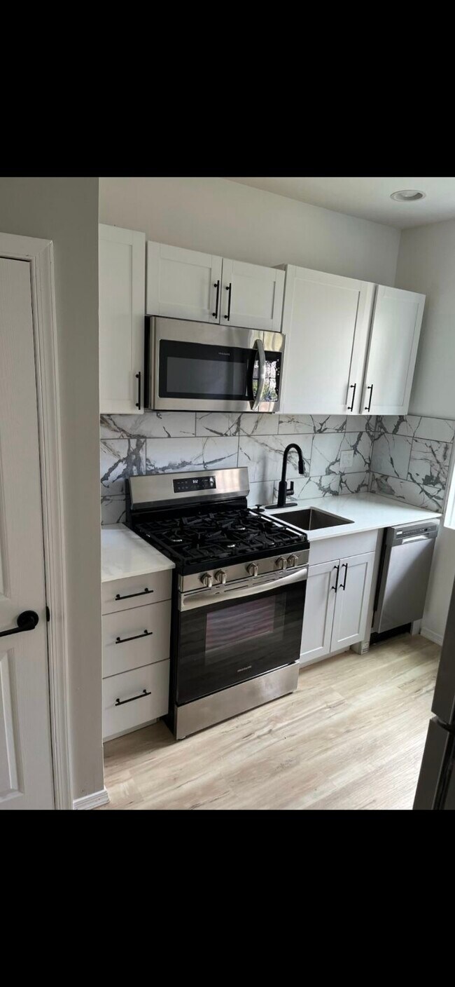 Foto del edificio - 2733 W Silver St