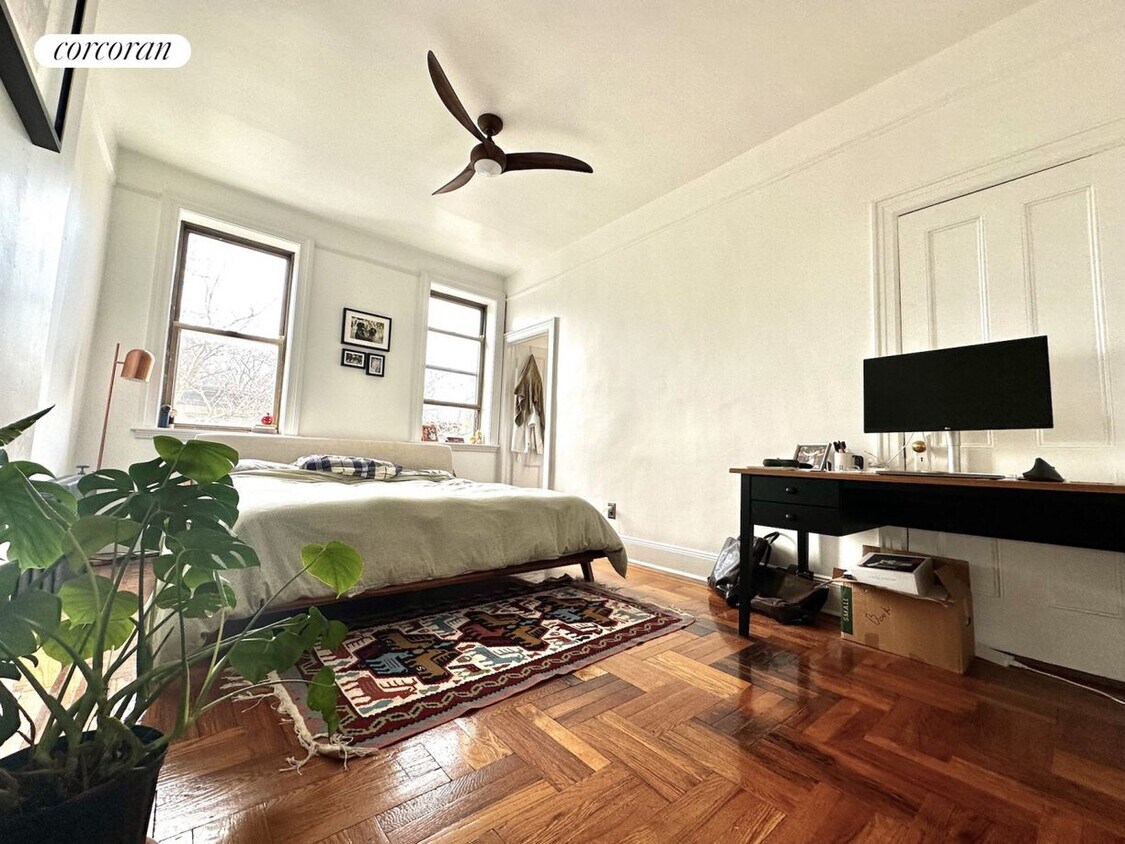 Foto principal - 305 Vanderbilt Ave