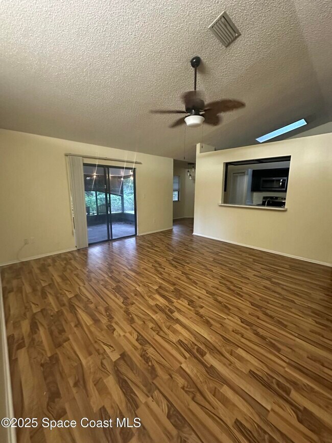 Foto del edificio - 1022 Ulster Ave SE