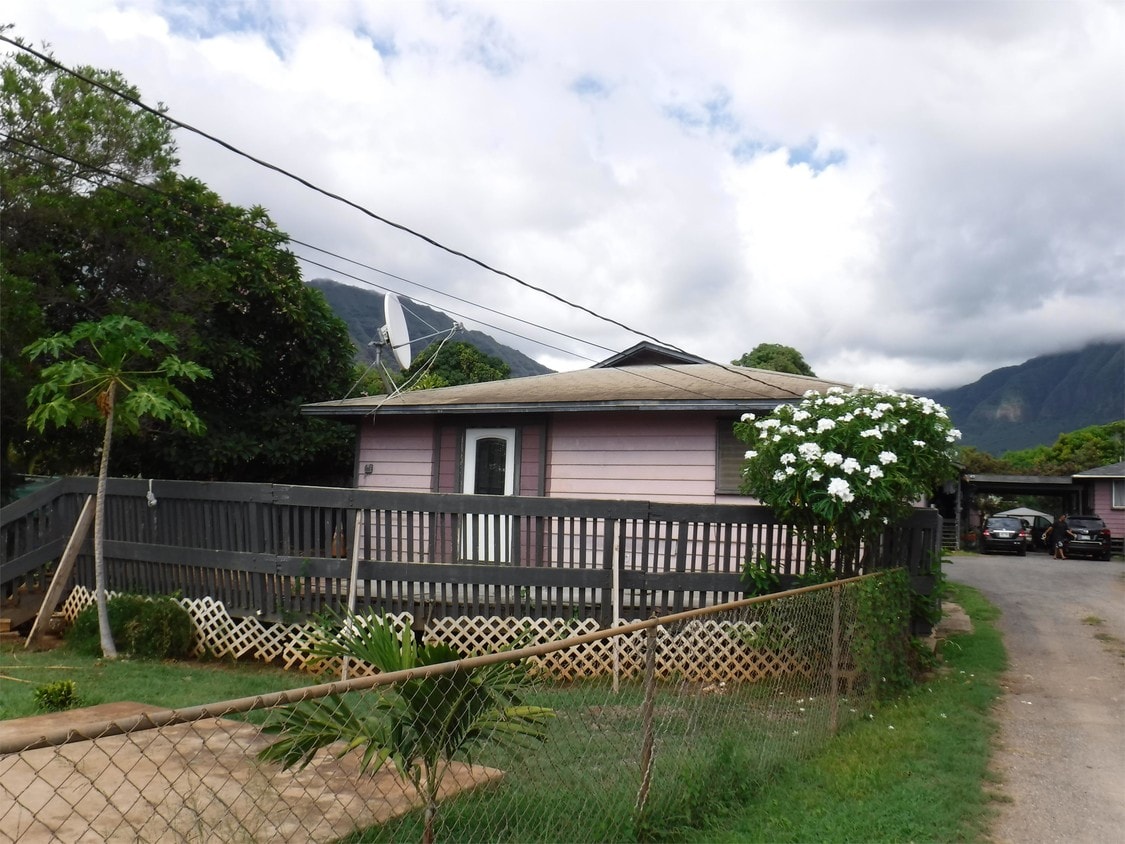 Primary Photo - 84-956-956 Hanalei St