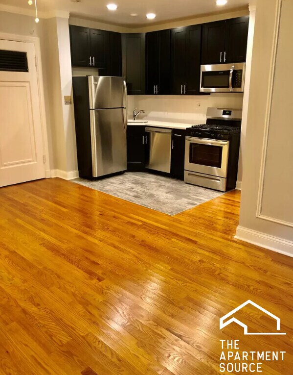 Foto del edificio - 2351 W Wilson Ave