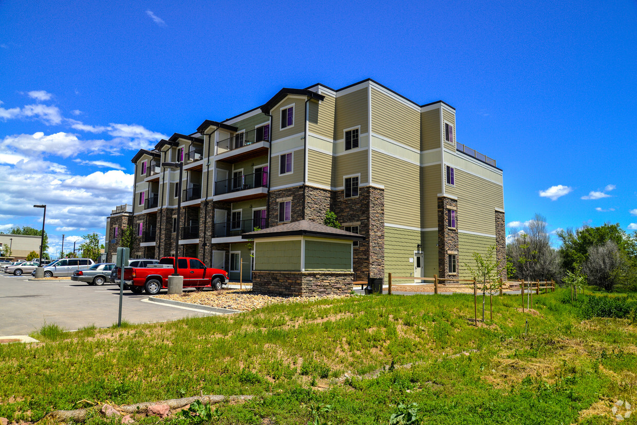 Foto del edificio - Chinook Wind Apartments