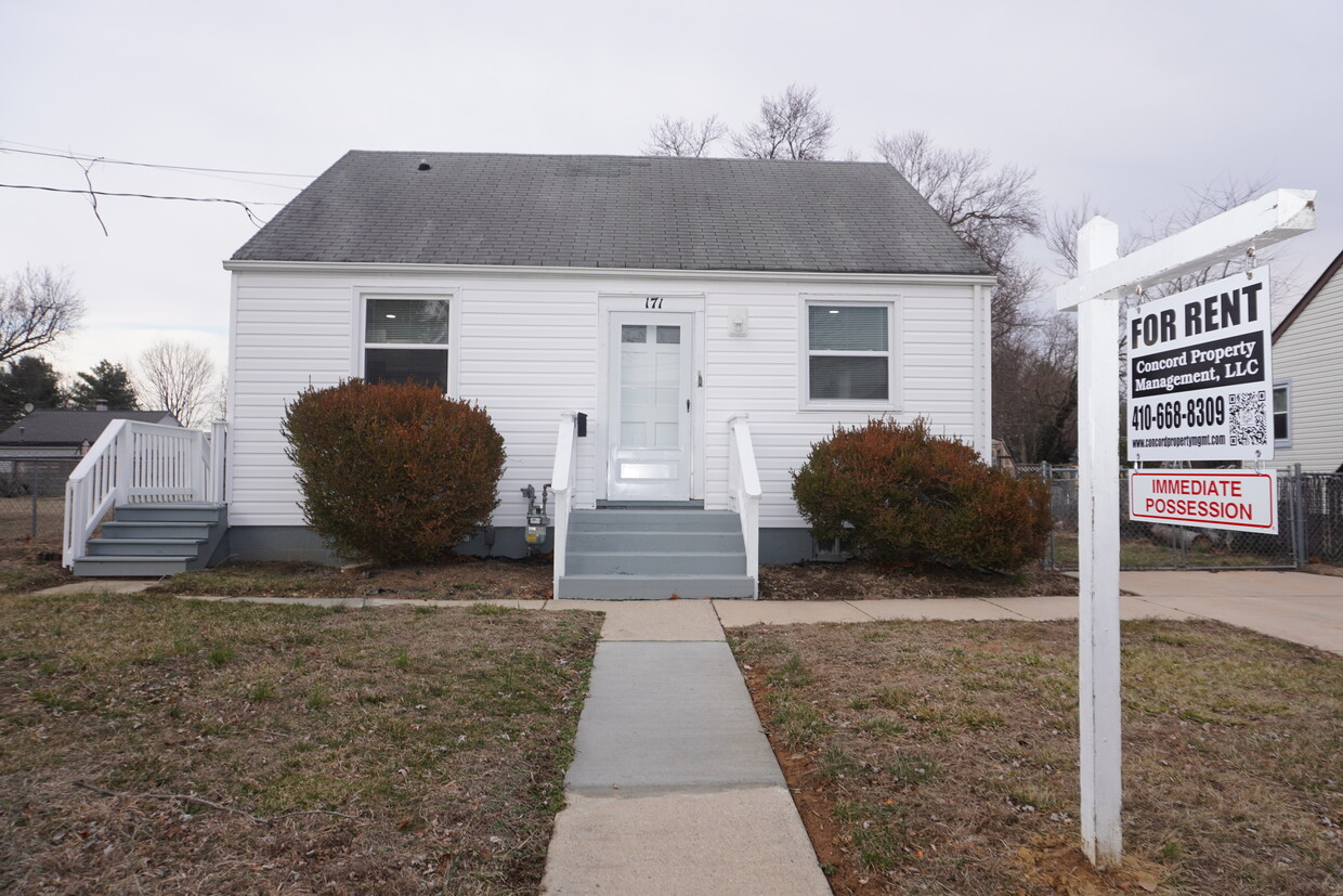 Primary Photo - 171 Bannister Ave