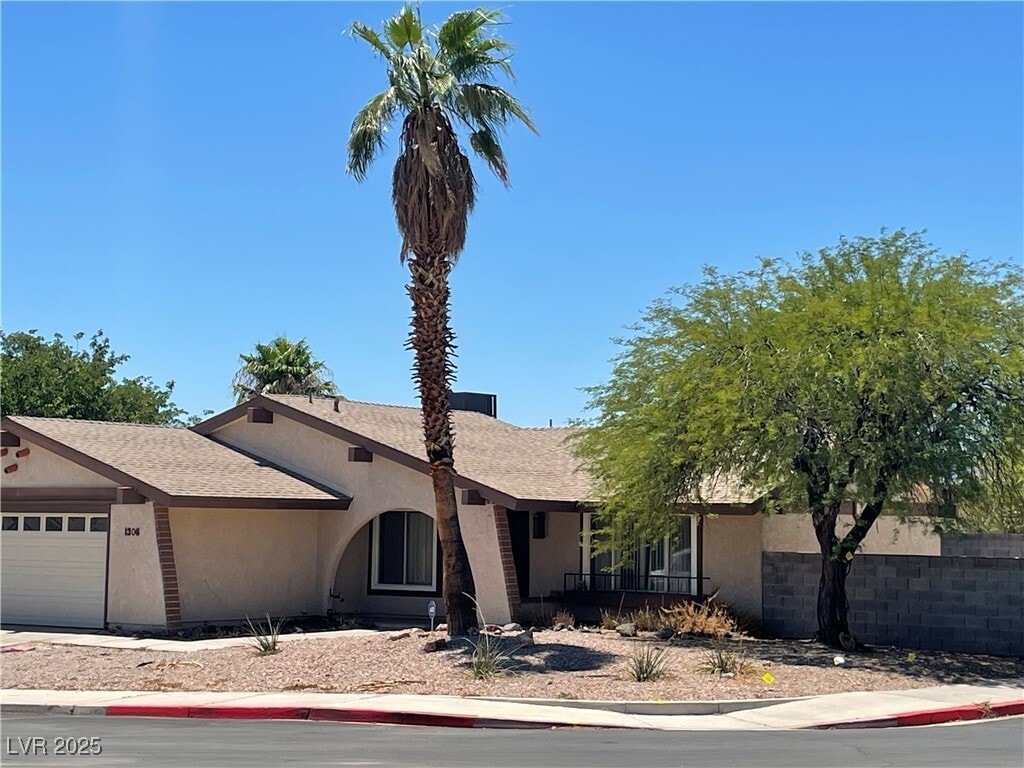Primary Photo - 1306 Esther Dr