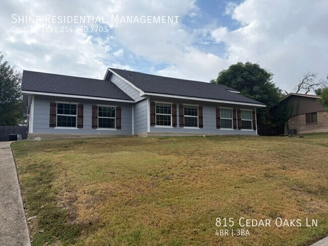 Foto del edificio - 815 Cedar Oaks Ln