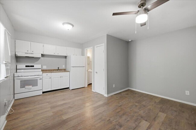 Foto del edificio - 8820 E 45th St