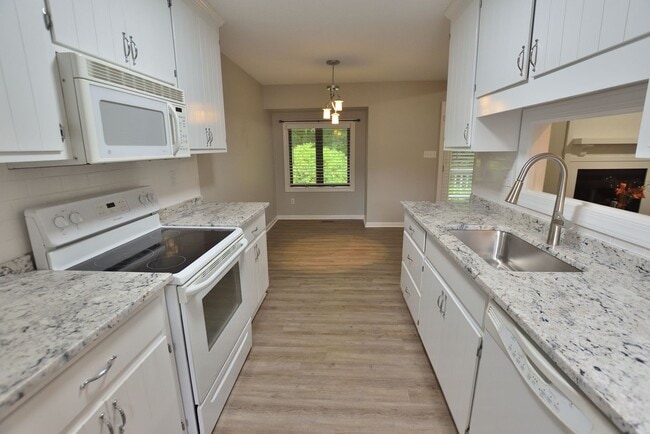 Building Photo - 28 Winders Creek