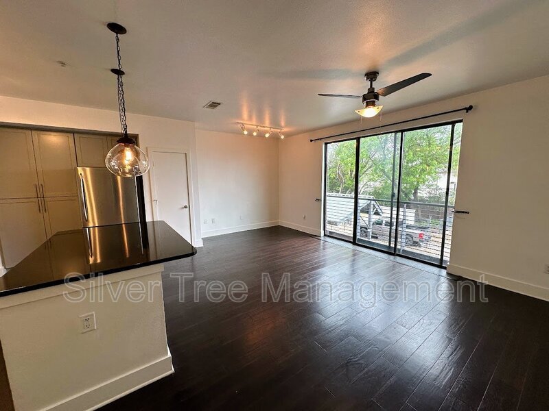 Foto principal - 4605 Cedar Springs Rd