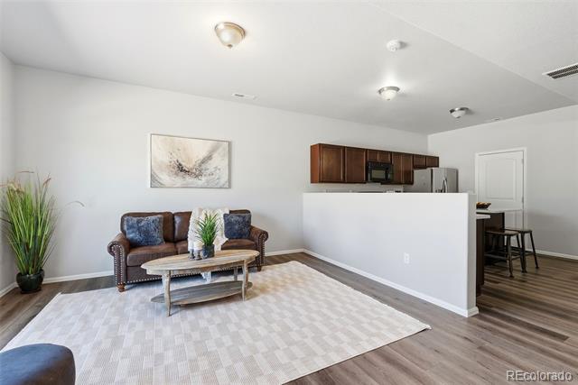 Foto del edificio - 7375 Forest Meadows Ave