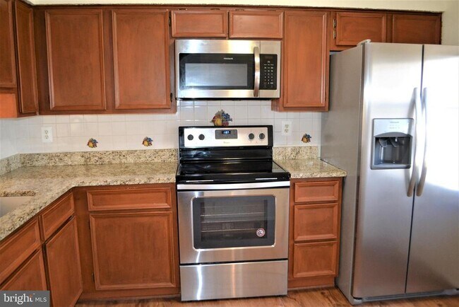 Foto del edificio - 8349 Windfall Rd