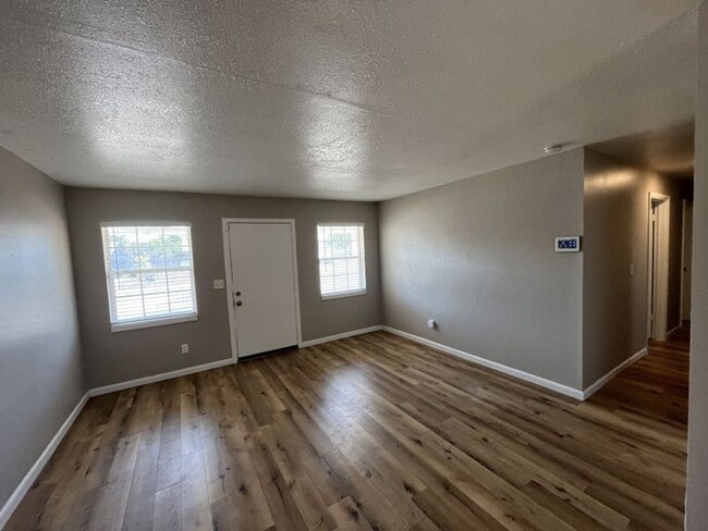 Photo - 4809 Okeefe St House