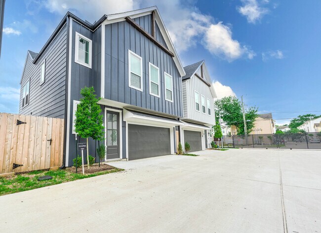 Building Photo - 8971 Lavender Springs Dr