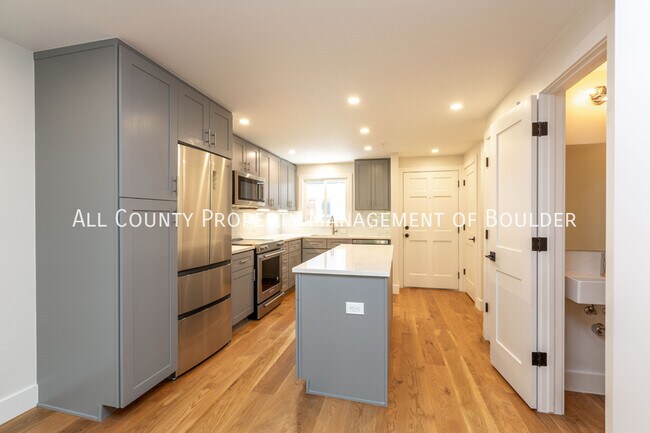 Building Photo - LEASE PENDING