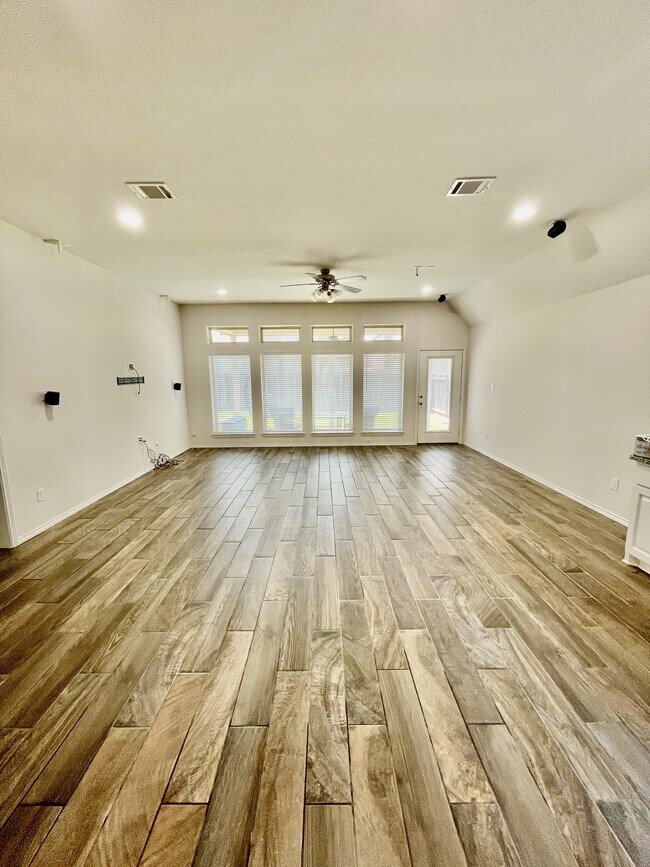 Foto del edificio - 9133 Yearling St