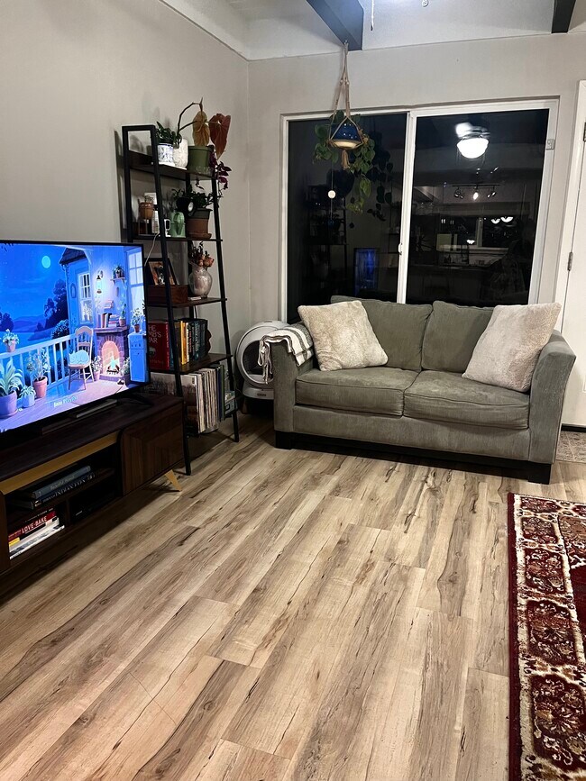 Foto del edificio - 1706 Palm Dr