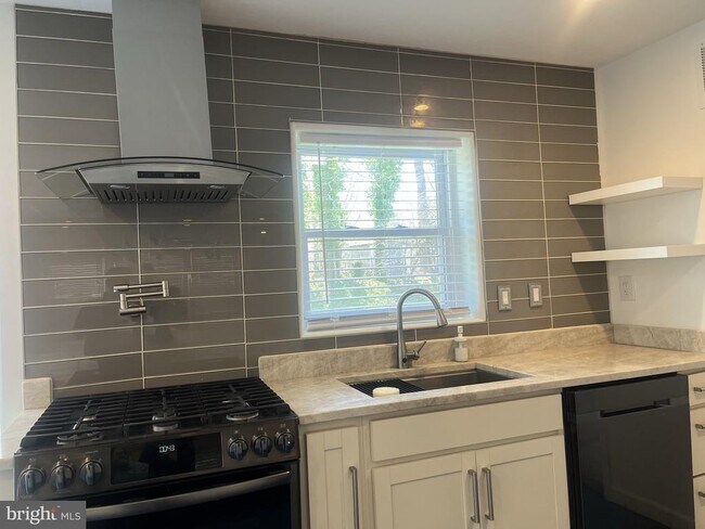 Foto del edificio - 12309 Rockledge Dr