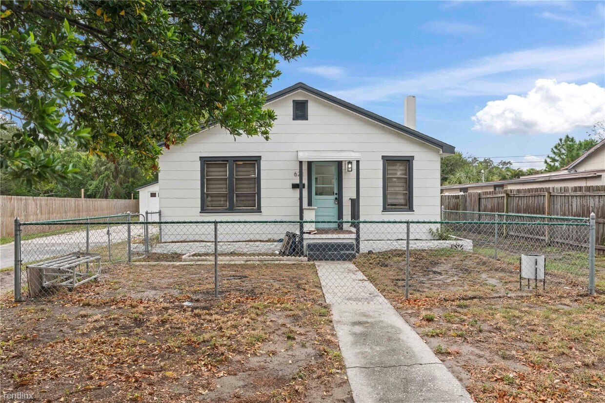 Primary Photo - 4 br, 3 bath House - 621 E Street