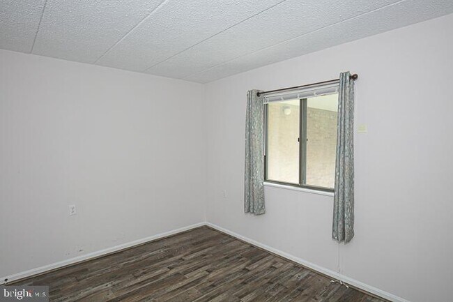Building Photo - 227 Canal Park Dr