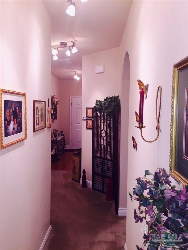 Foto del edificio - 6716 Barnwood Dr