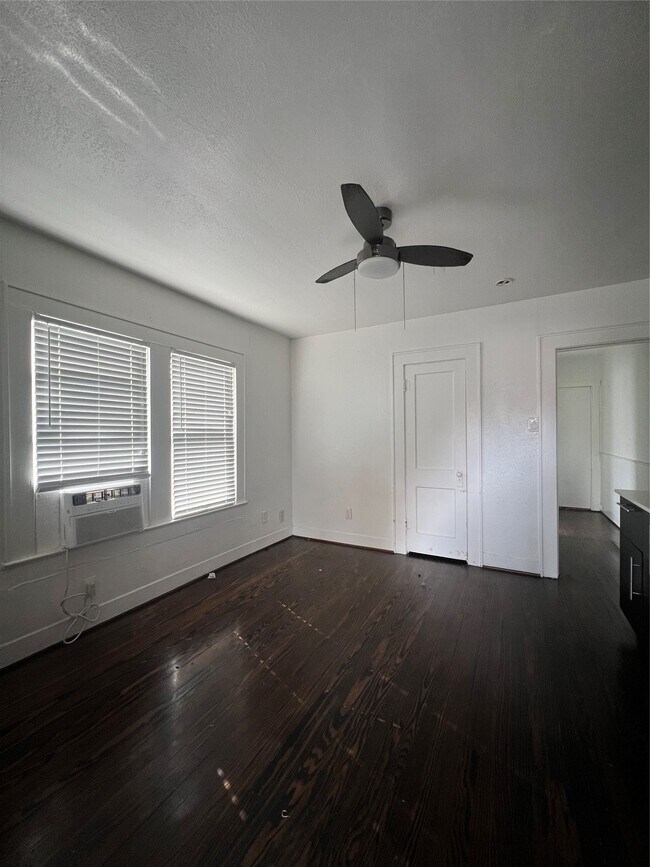 Building Photo - 607 Enid St