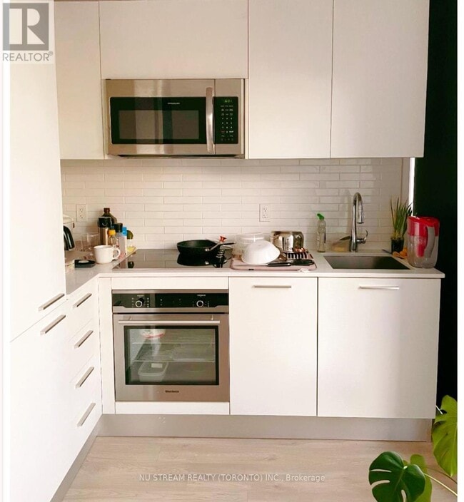 Building Photo - 3 Gloucester St