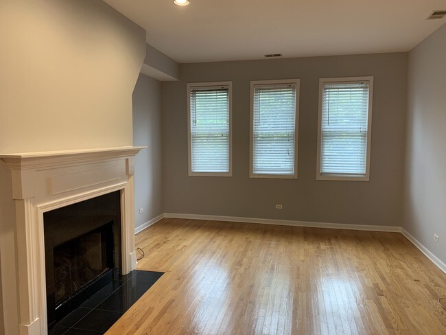 Foto del edificio - 4212 N Ashland Ave