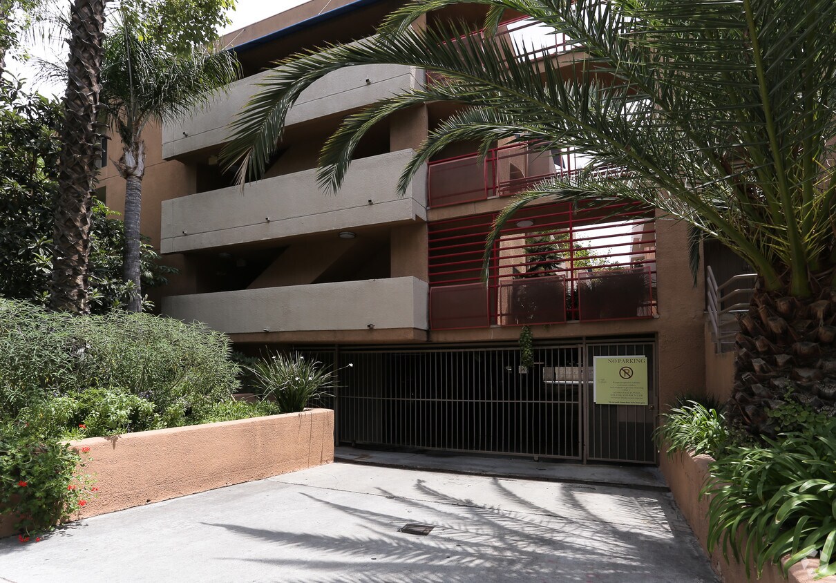 102 Apartments Available for Rent in Los Feliz, CA