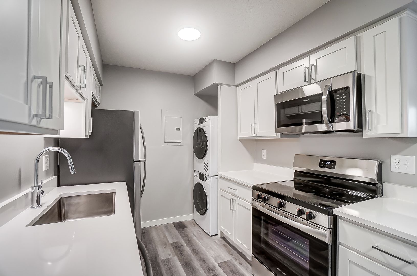 Chardon Place Apartments and Townhomes – photo 2