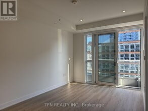 Building Photo - 15 Richardson St