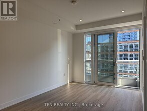 Building Photo - 15 Richardson St