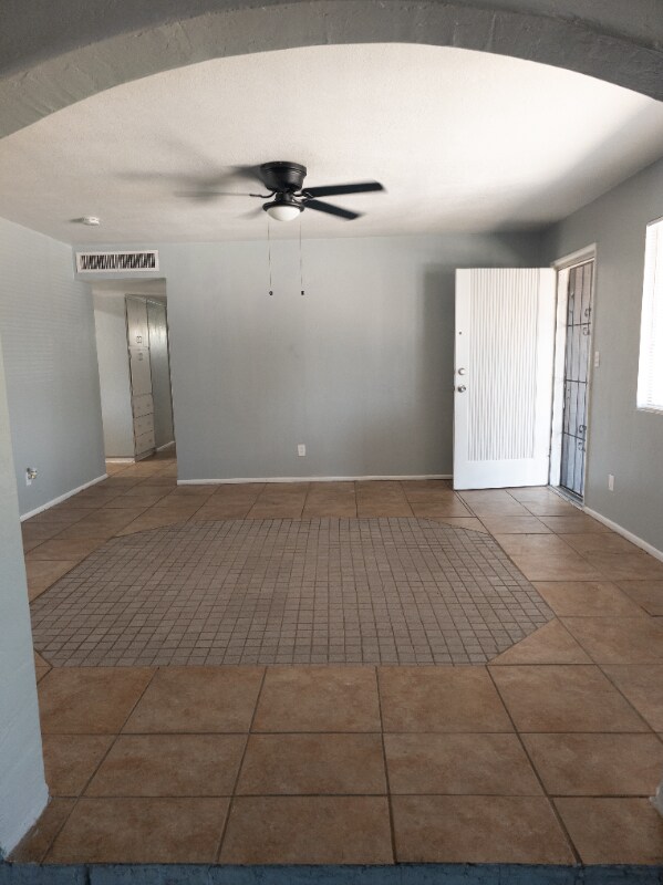 Building Photo - 506 N Hunt Dr