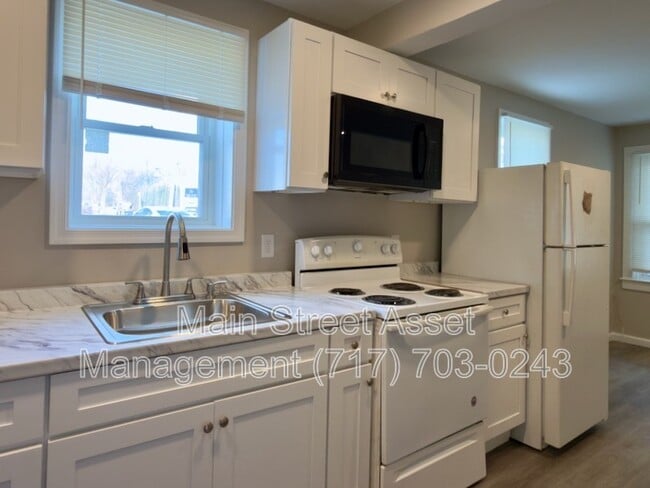 Building Photo - 30 S Wolf St