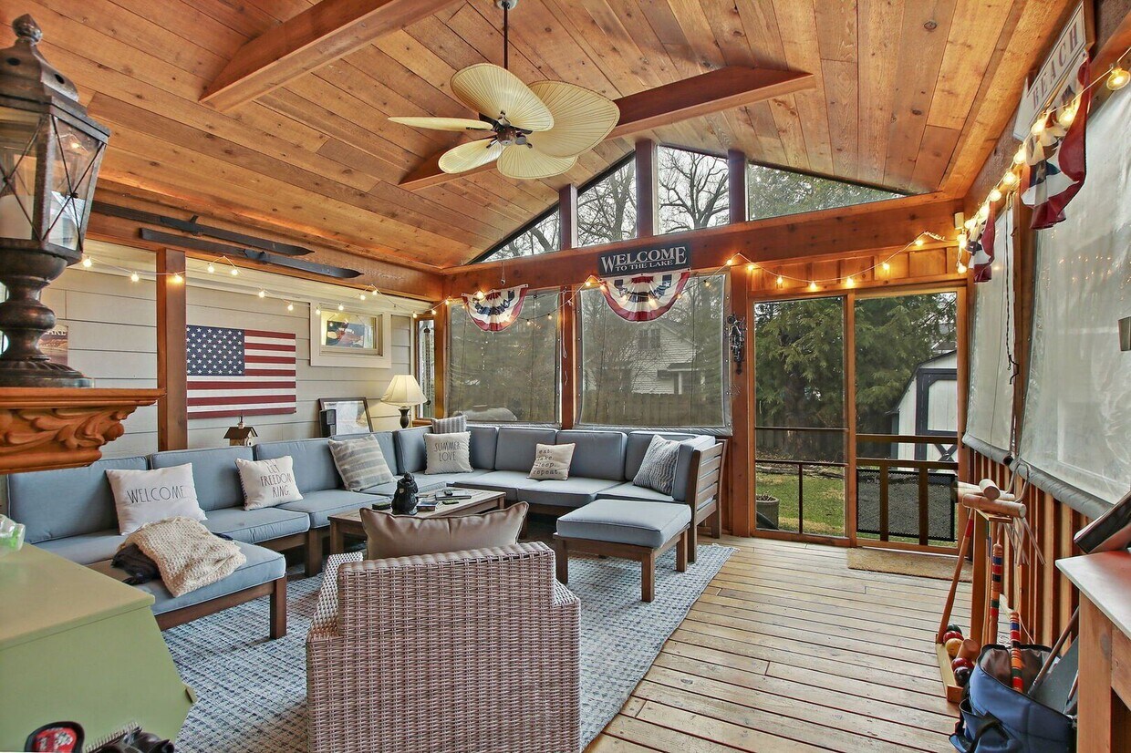 Foto principal - Lake Geneva Retreat w/ Pier Access & Fire ...