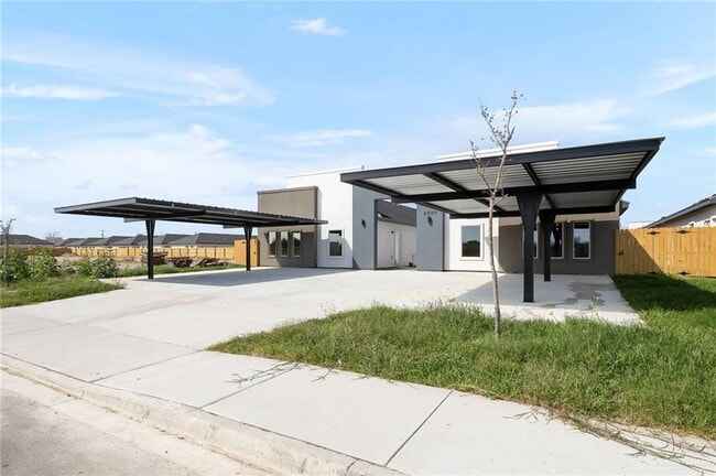 Foto del edificio - 21 Hilltop Ave