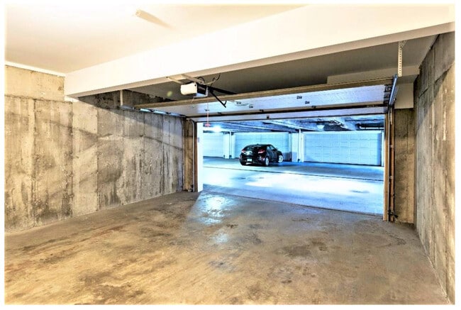 Building Photo - 14 Haviland St