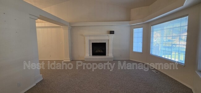 Building Photo - 2735 S Spring Bar Way