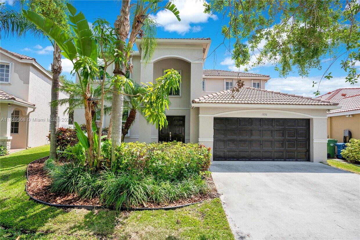 Foto principal - 1570 Elm Grove Rd