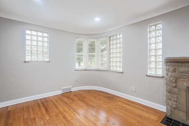Foto del edificio - Charming 3 Bedroom 2 Bathroom Home