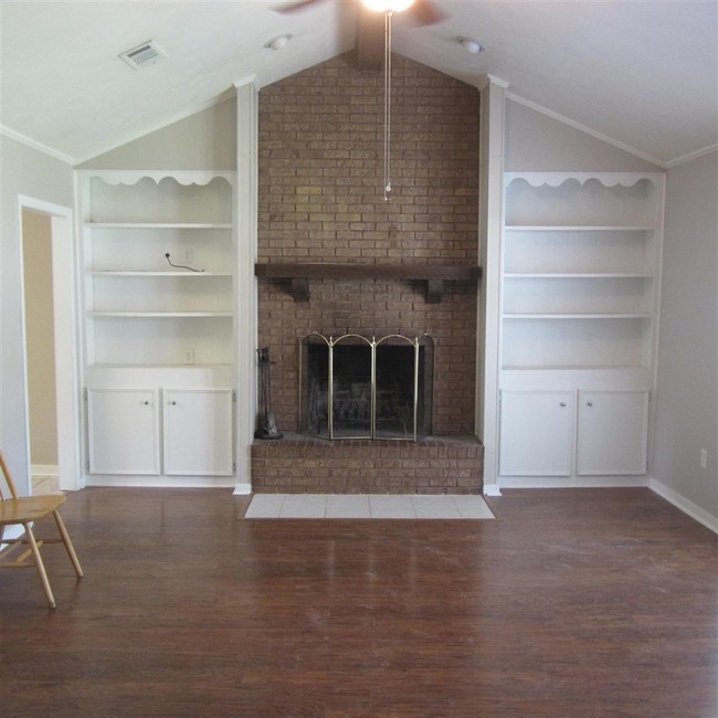 Building Photo - 307 Pear Orchard Cir