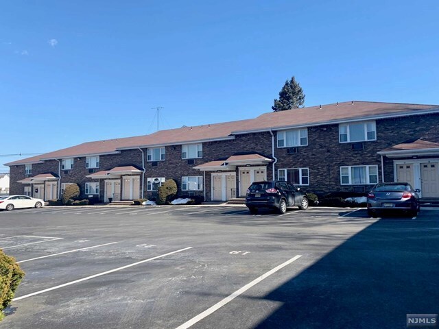 Foto del edificio - 20 Rosol Ln