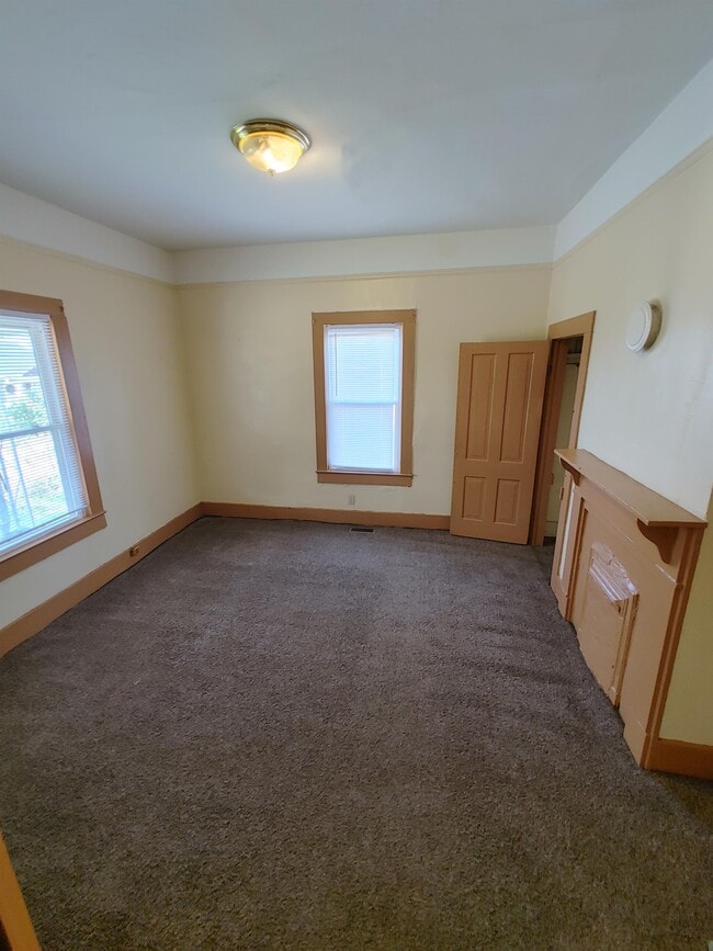 Building Photo - 804 Jenkins St