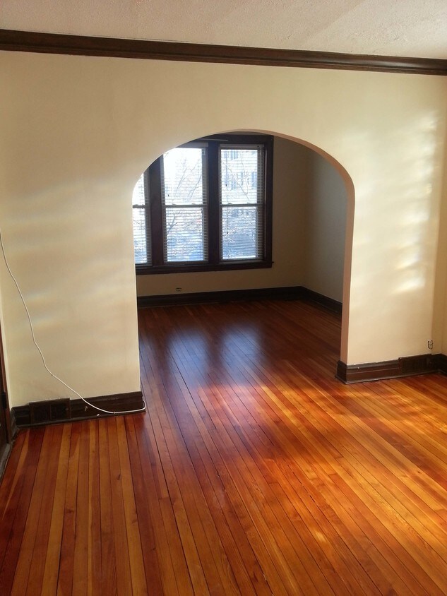 Primary Photo - 4514 N Lincoln Ave
