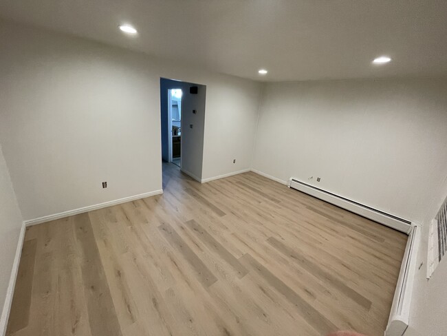 Living room - 466 E 400 S