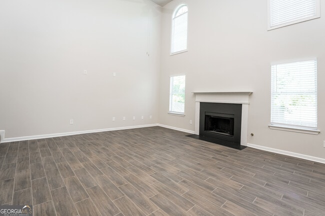 Building Photo - 4547 Carriage Park Dr