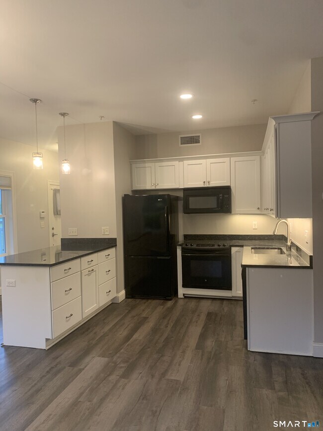 Foto del edificio - 502 Edgewater Cir