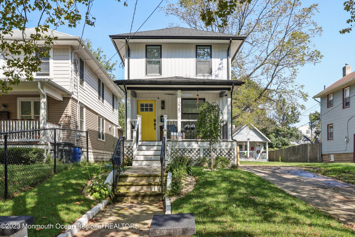 Primary Photo - 1025 1st Ave