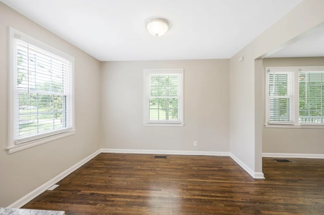 Building Photo - 605 Durrett Dr