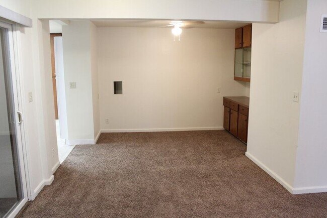 dining room - 531 Edgerton Ave